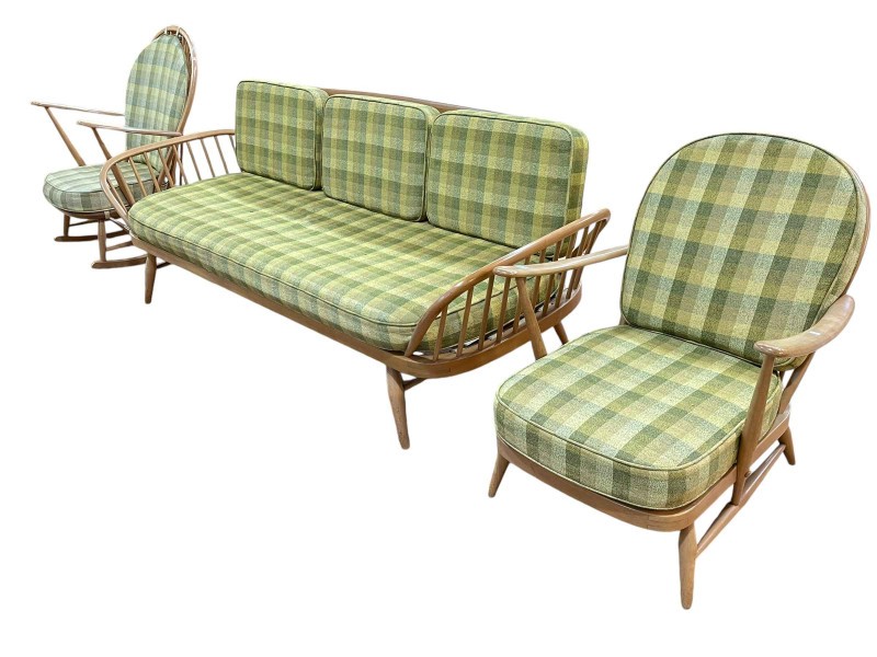 Ercol Windsor 3 piece lounge suite(Easy Chair)の画像