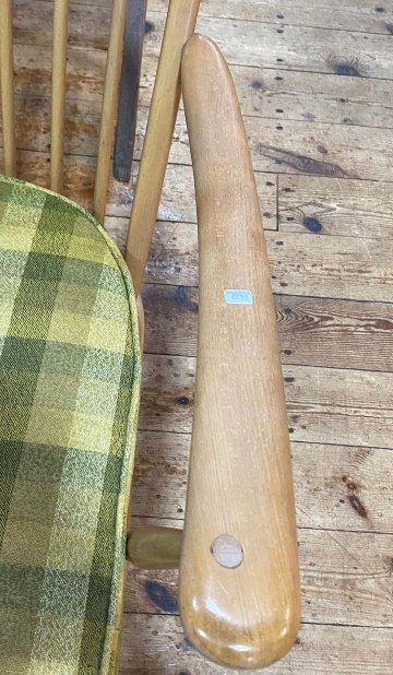 Ercol Windsor 3 piece lounge suite(Easy Chair)の画像