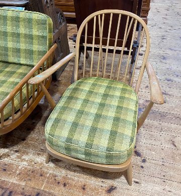 Ercol Windsor 3 piece lounge suite(Easy Chair)の画像