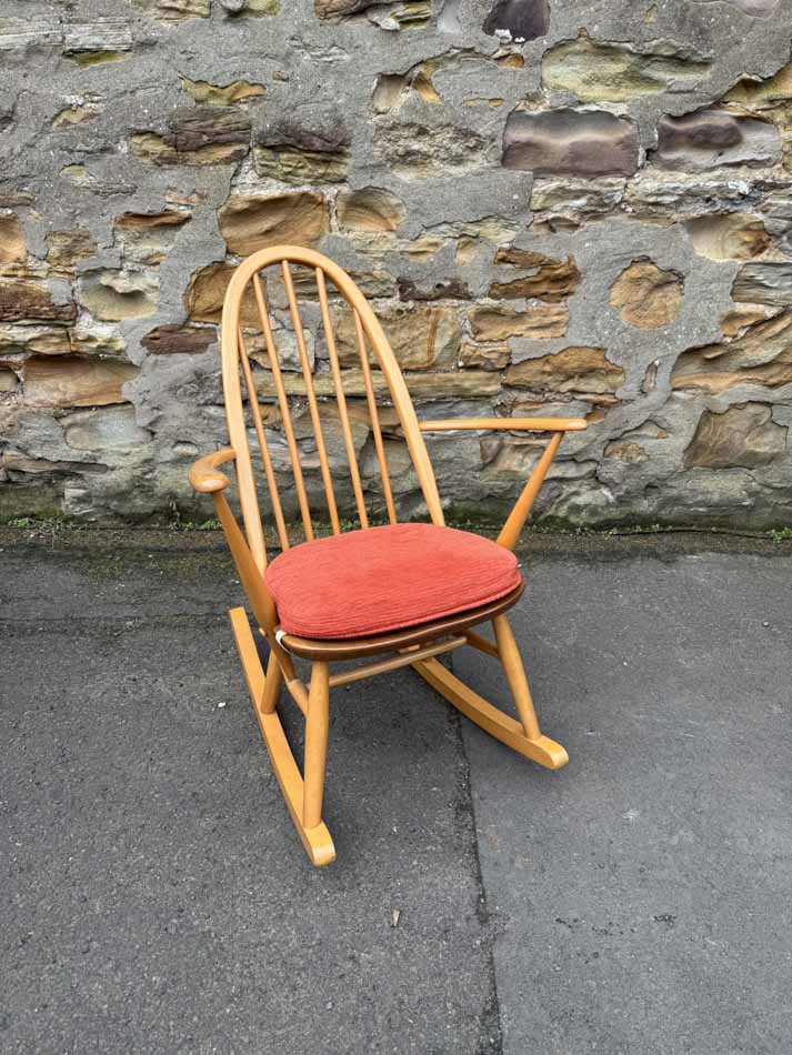 Ercol Rocking Chairの画像