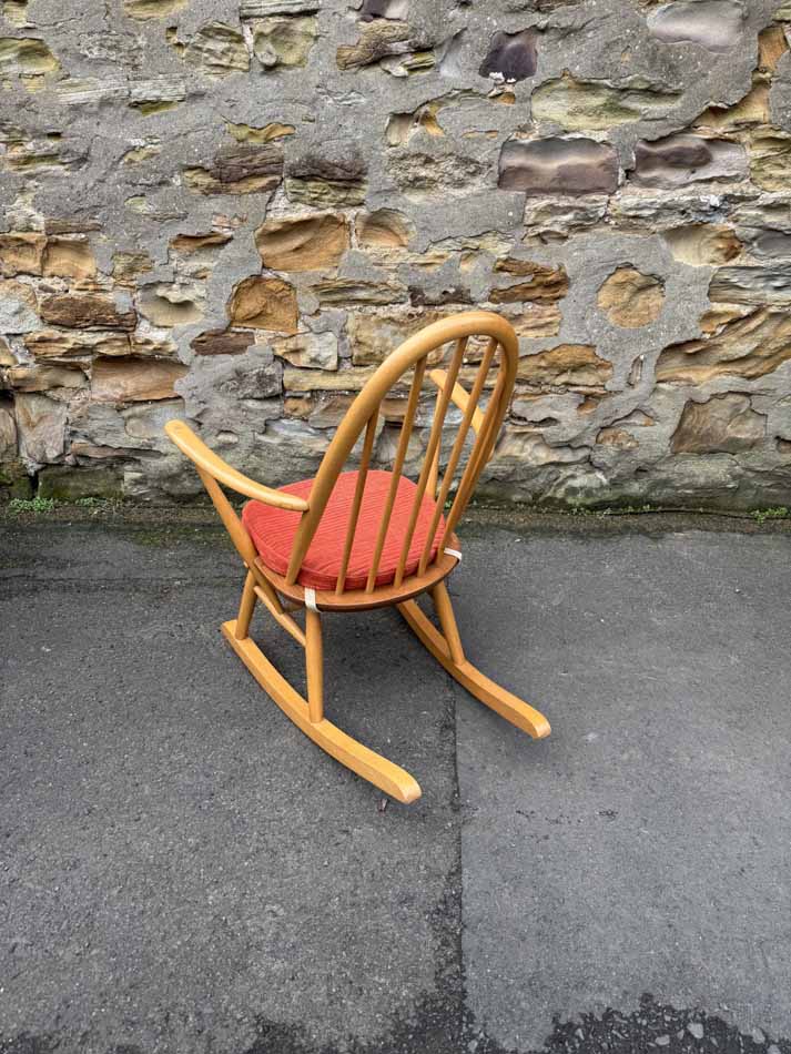 Ercol Rocking Chairの画像