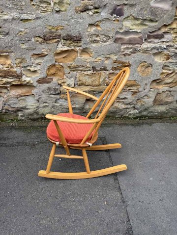 Ercol Rocking Chairの画像