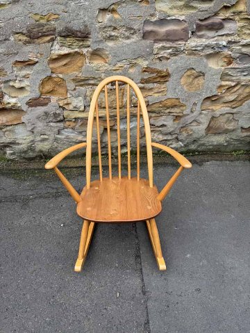 Ercol Rocking Chairの画像