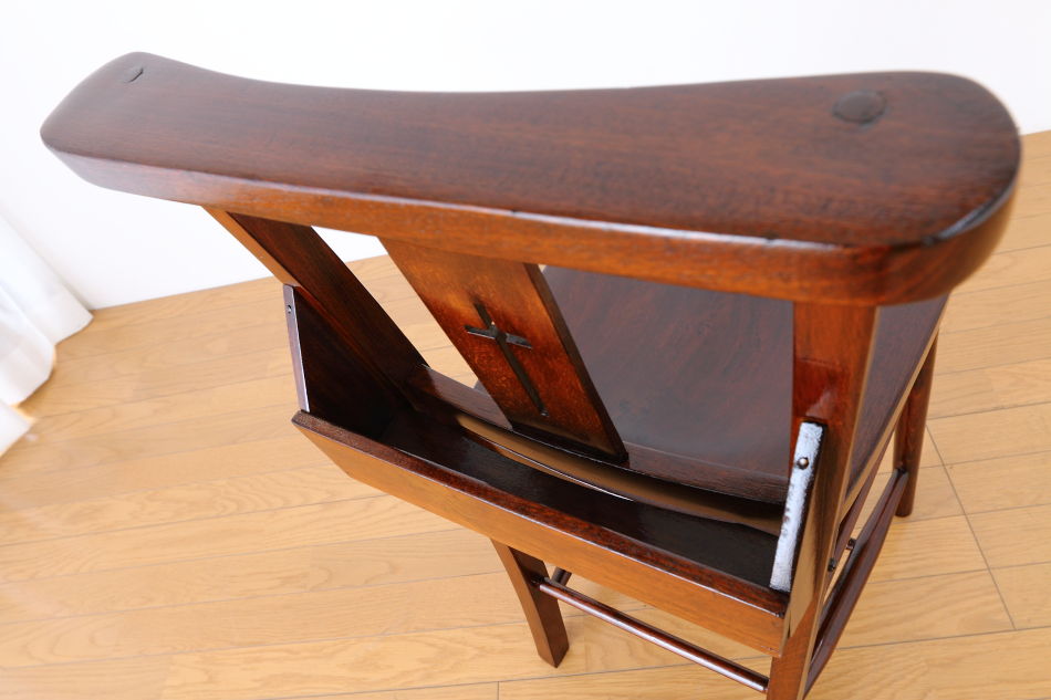 Old Chapel Chairの画像