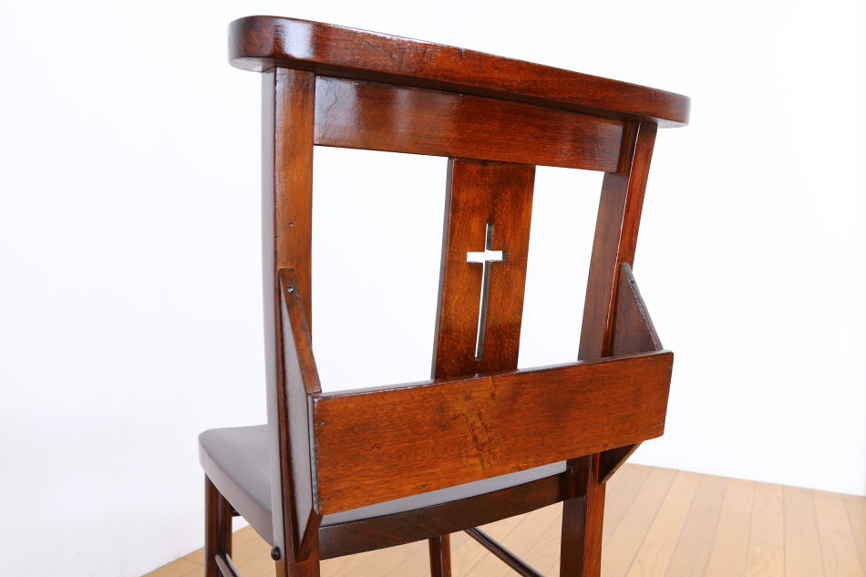 Old Chapel Chairの画像