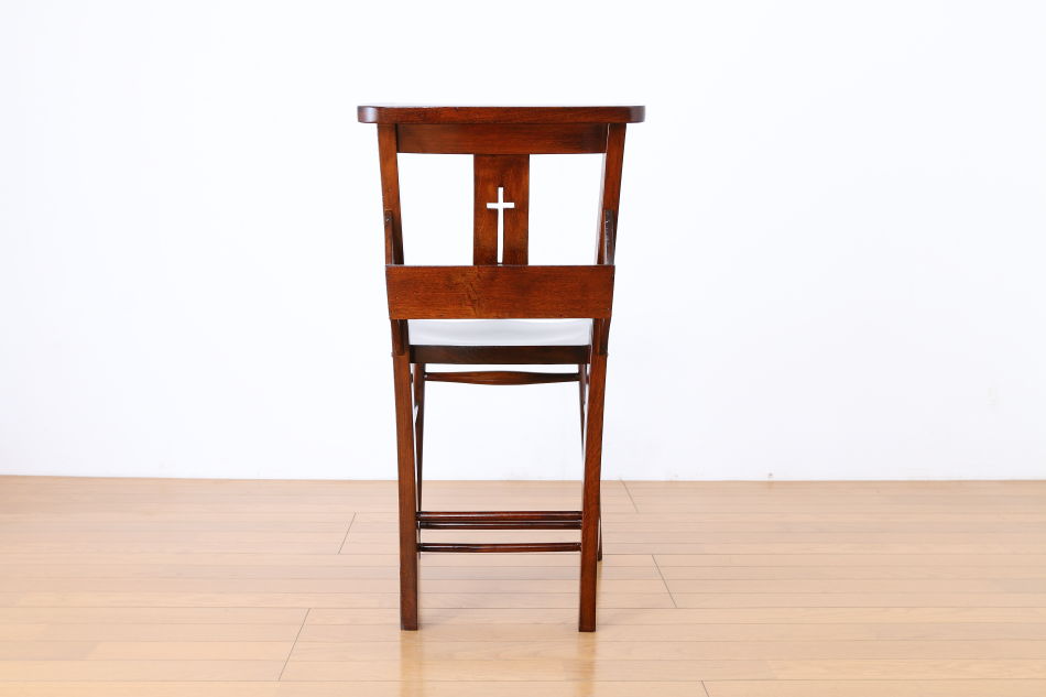 Old Chapel Chairの画像