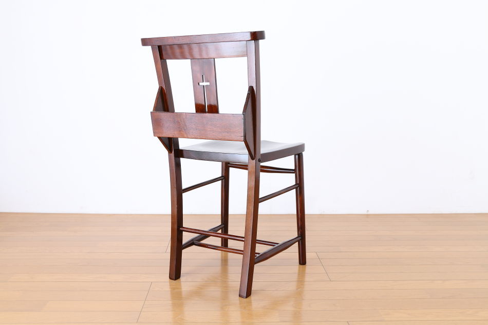 Old Chapel Chairの画像