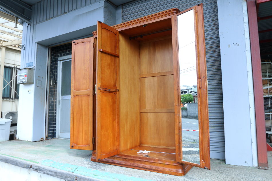 昭和レトロ／洋風家具　サクラ ３ドアワードローブ／Danielの画像