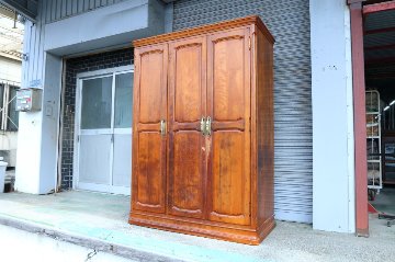 昭和レトロ／洋風家具　サクラ ３ドアワードローブ／Danielの画像