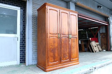 昭和レトロ／洋風家具　サクラ ３ドアワードローブ／Danielの画像