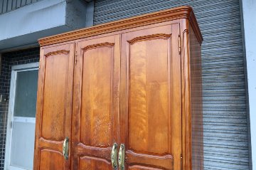 昭和レトロ／洋風家具　サクラ ３ドアワードローブ／Danielの画像
