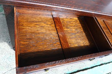 Jaccobean style heavy oak Side Cabinet / TV Boardの画像