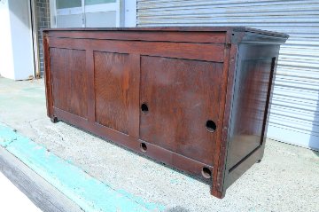 Jaccobean style heavy oak Side Cabinet / TV Boardの画像