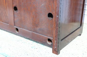 Jaccobean style heavy oak Side Cabinet / TV Boardの画像