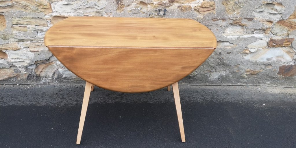 Ercol table and 4 chairs(Table)の画像