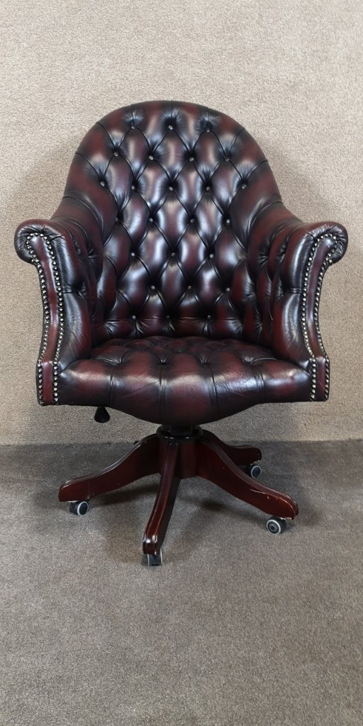 Chesterfield office chairの画像