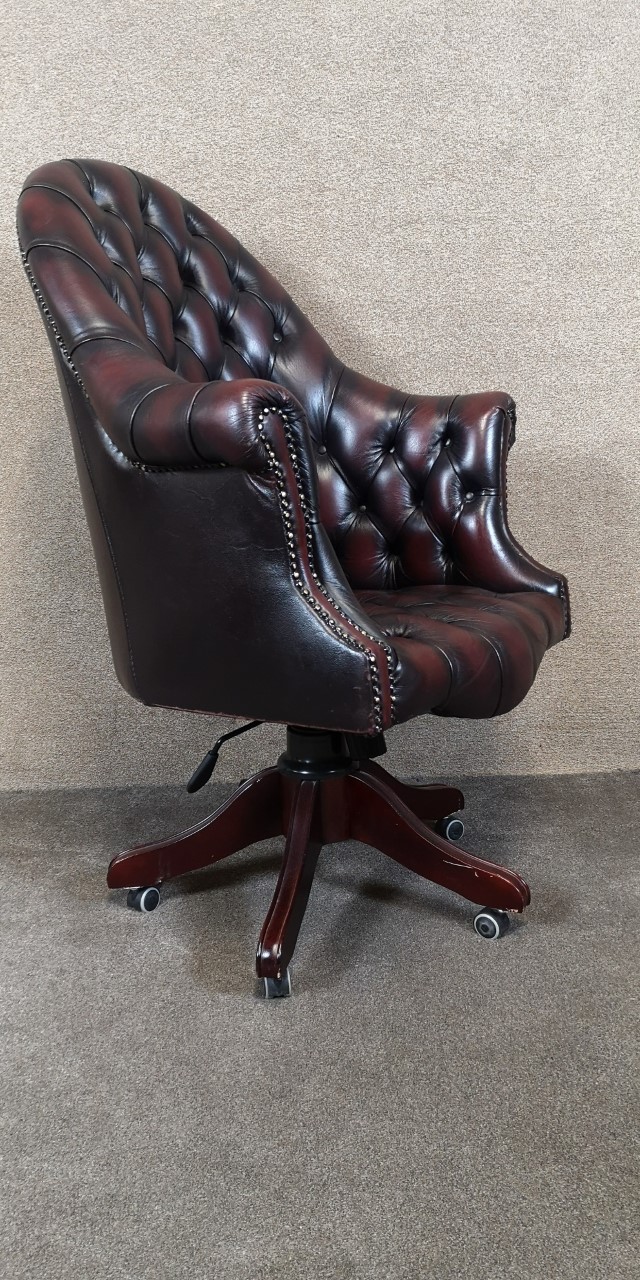 Chesterfield office chair画像