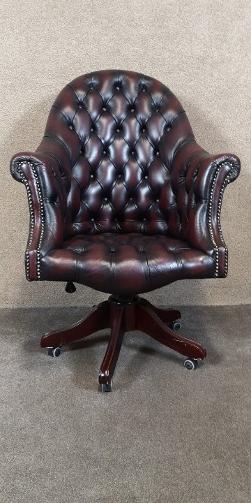 Chesterfield office chair画像