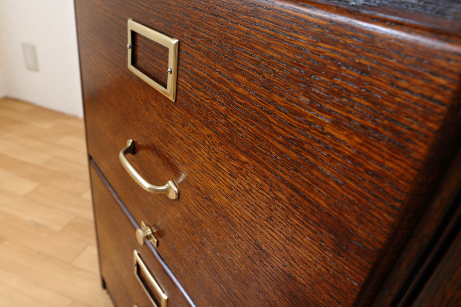 Oak filing cabinet画像