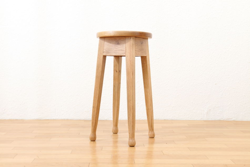 Oak stoolの画像