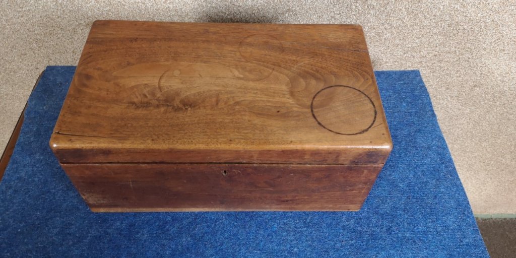 Mahogany sewing boxの画像