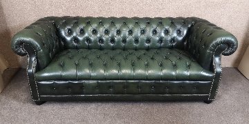 Chesterfield sofa and gents club chair(sofa)画像