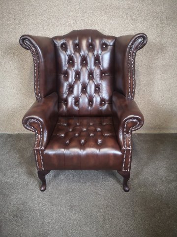 Pair of brown leather chairs with matching stools(stool)画像