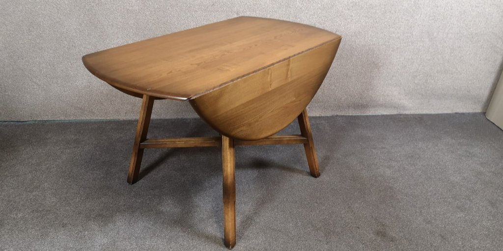 Ercol furniture (drop leaf table)の画像