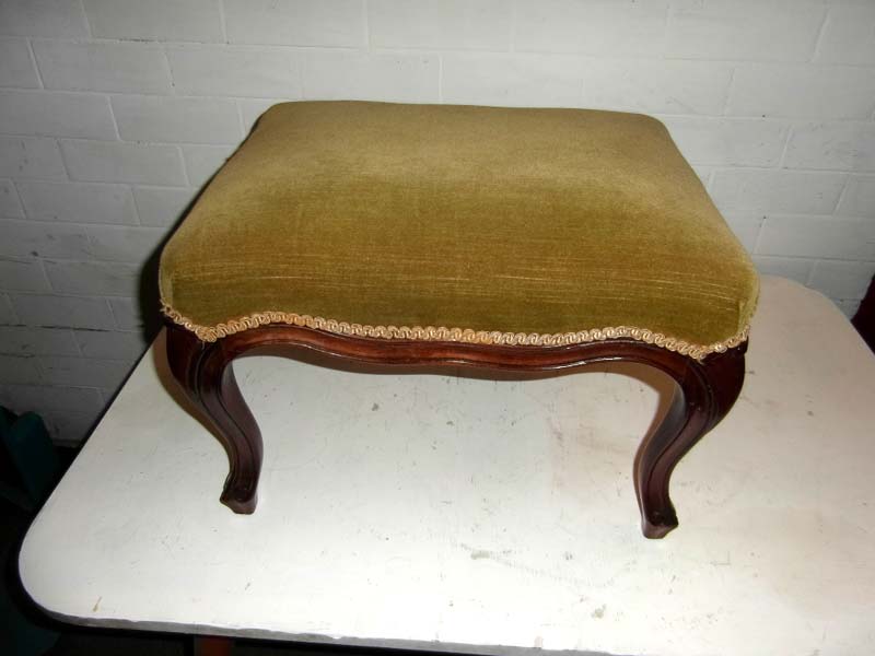 Victorian Cabriole Leg Footstoolの画像