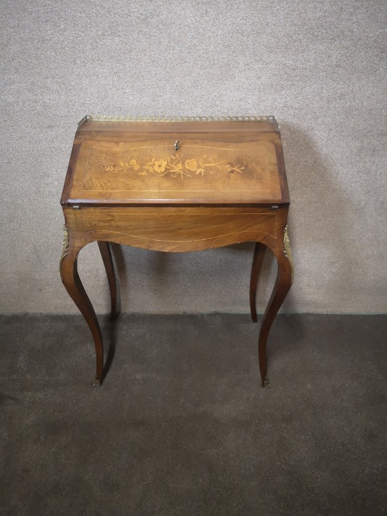 19th century rosewood ladies bureauの画像