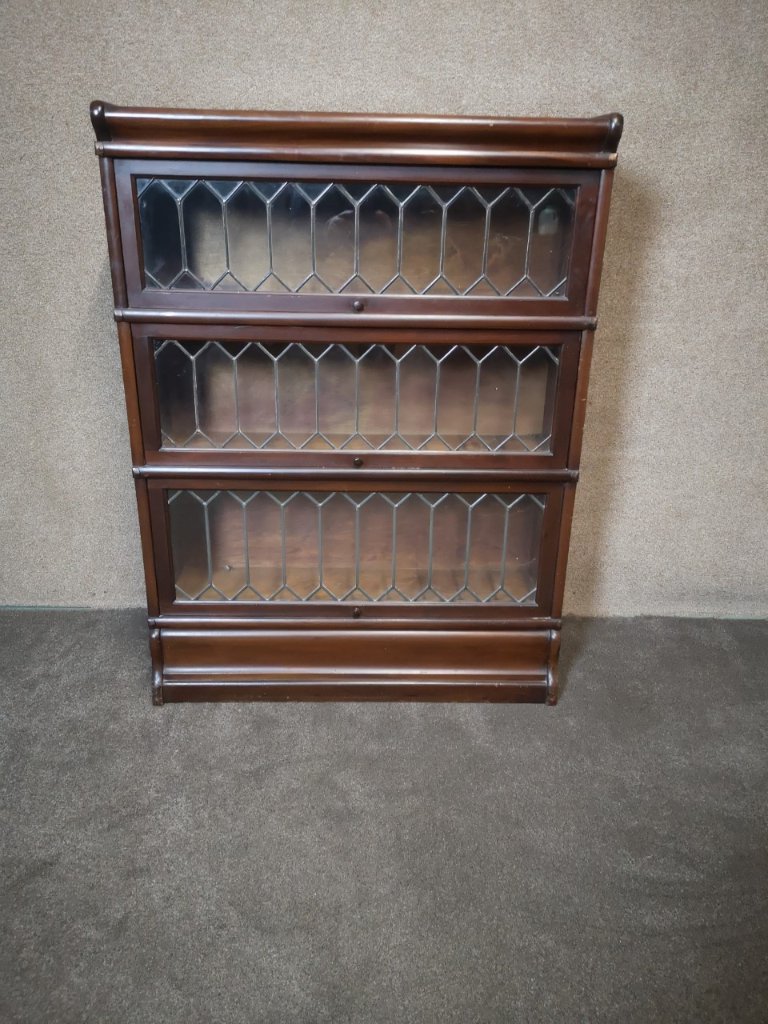 Mahogany globe wernicke bookcaseの画像