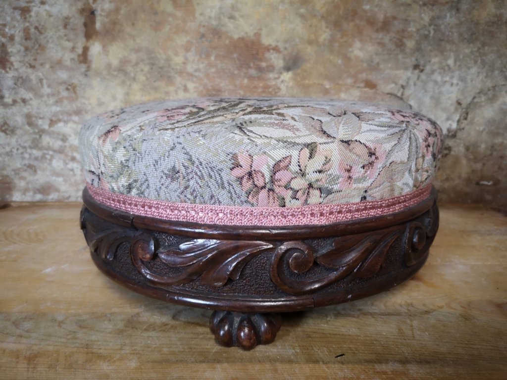 Carved mahogany stoolの画像