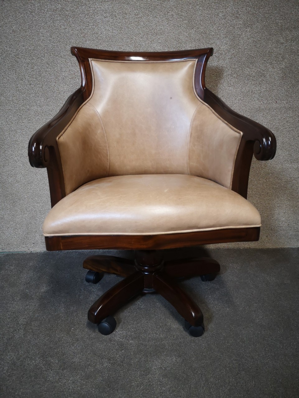 Quality leather office chair画像