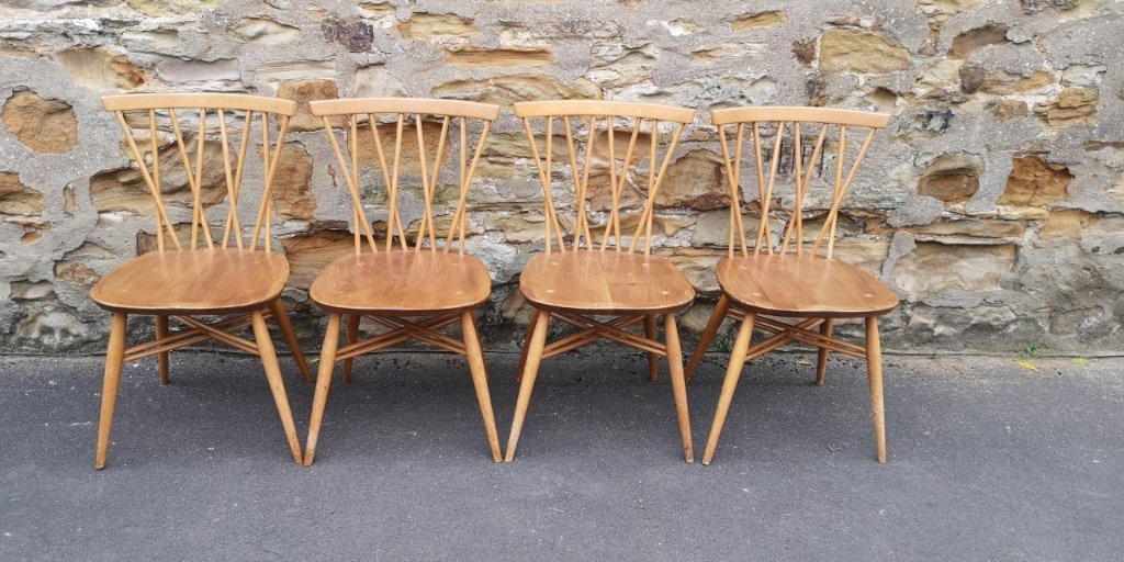 Ercol furniture (Set of four original Ercol chairs)の画像