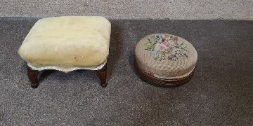 Two footstools (R)画像