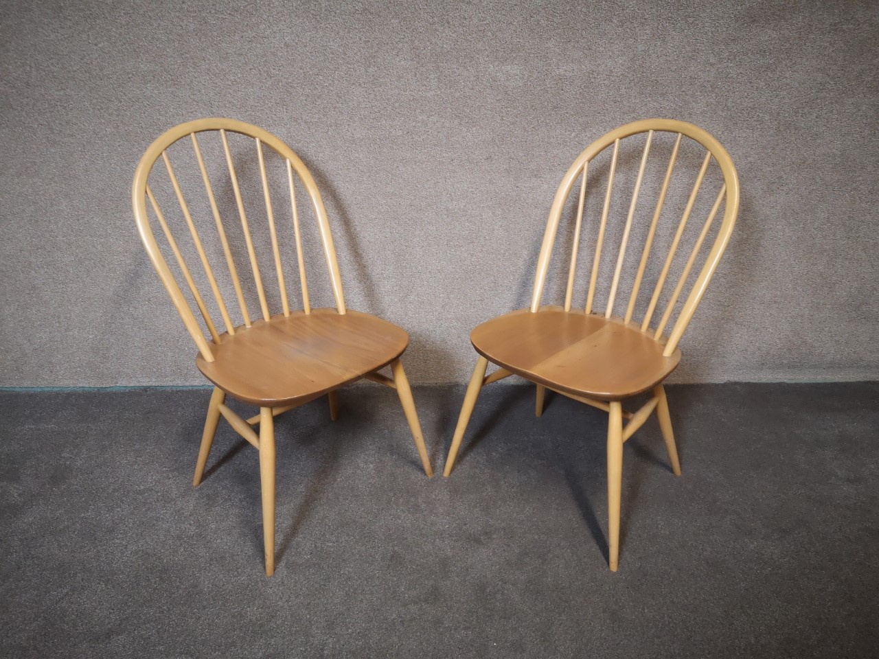 Ercol furniture (2 hoop back chairs)画像