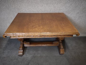 Oak table and 4 chairs画像