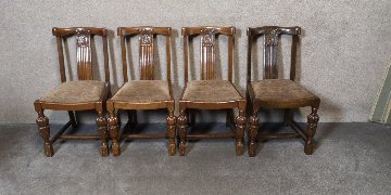 Oak table and 4 chairs画像