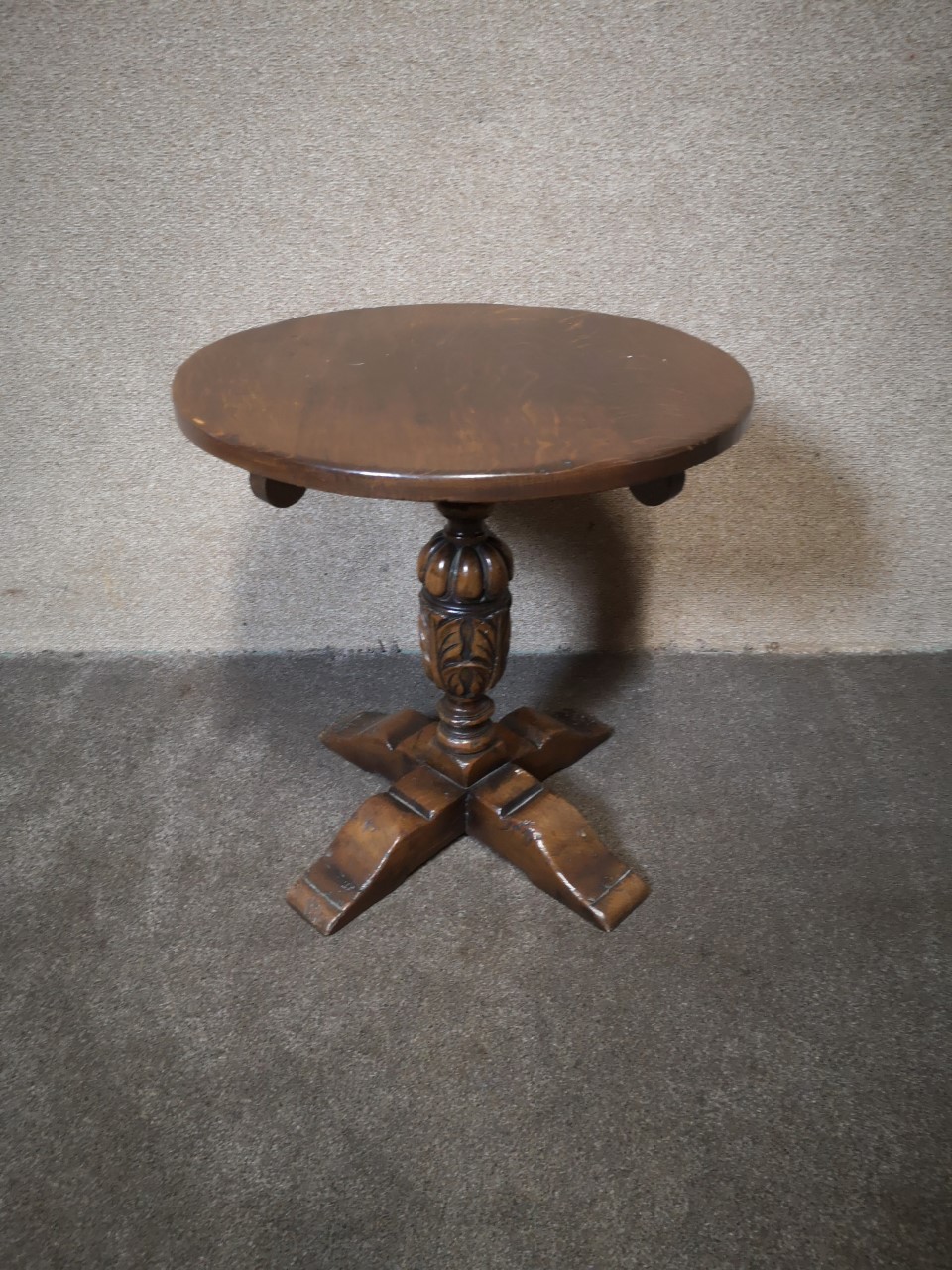 Oak pedestal table画像