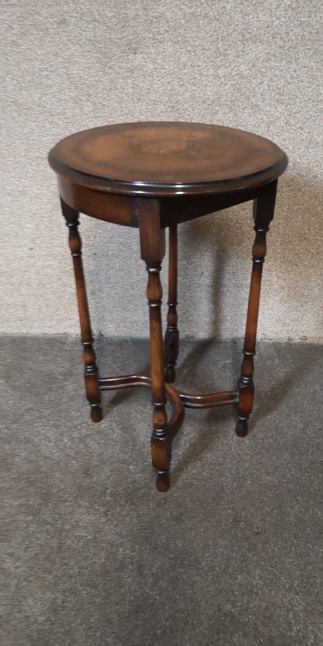  Waring and Gillows Walnut table画像