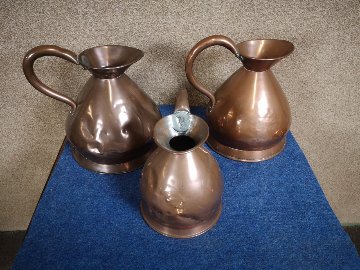 3 copper harvest jugs画像