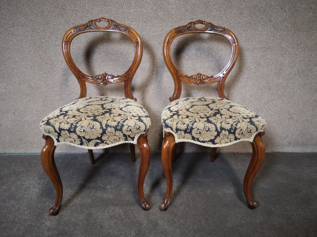 Pr cabriole leg chairsの画像