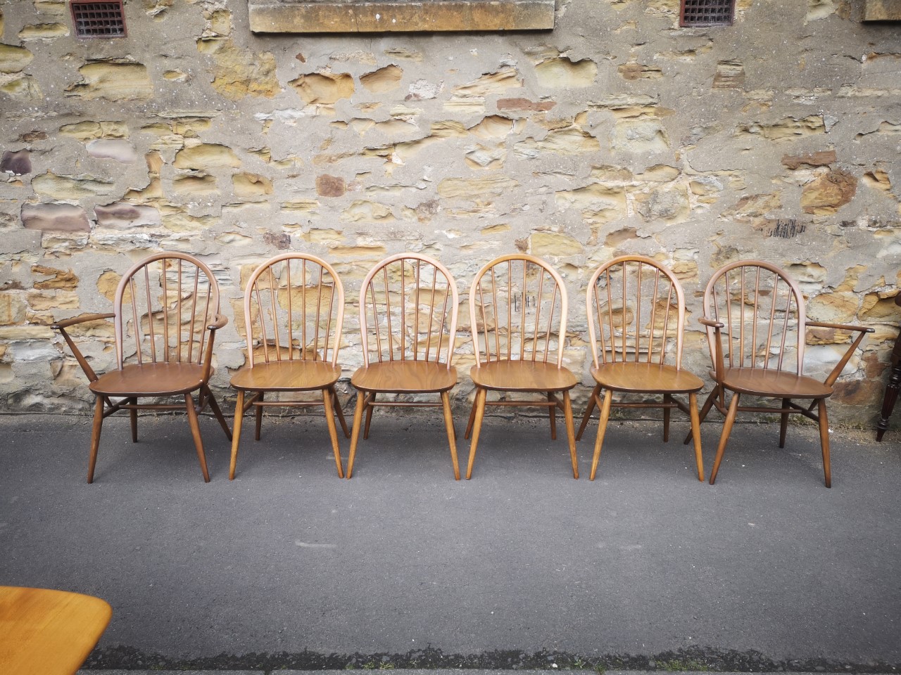 Set of 6 Ercol chairs画像