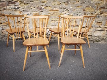 Six stick back chairs画像