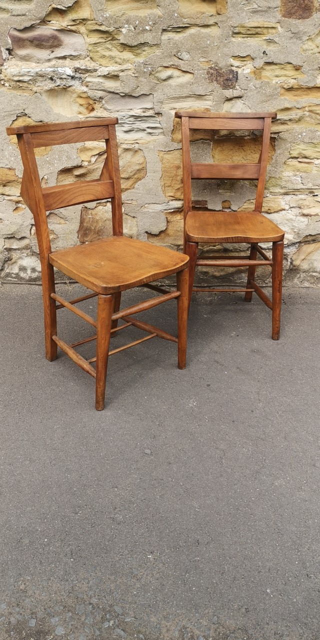 Pair Church chairs画像