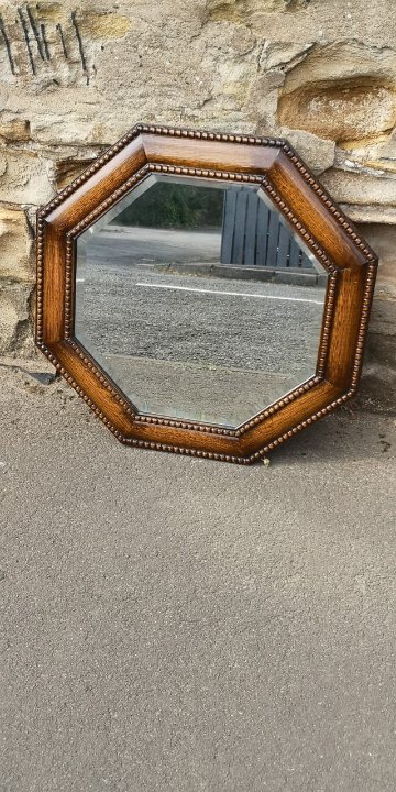 Oak octagonal mirror画像