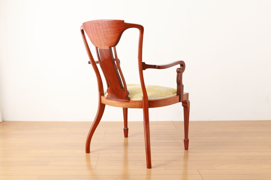 Edwardian inlaid mahogany chairの画像