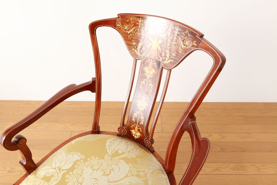 Edwardian inlaid mahogany chairの画像