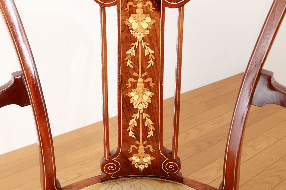 Edwardian inlaid mahogany chairの画像