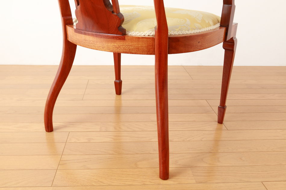 Edwardian inlaid mahogany chairの画像